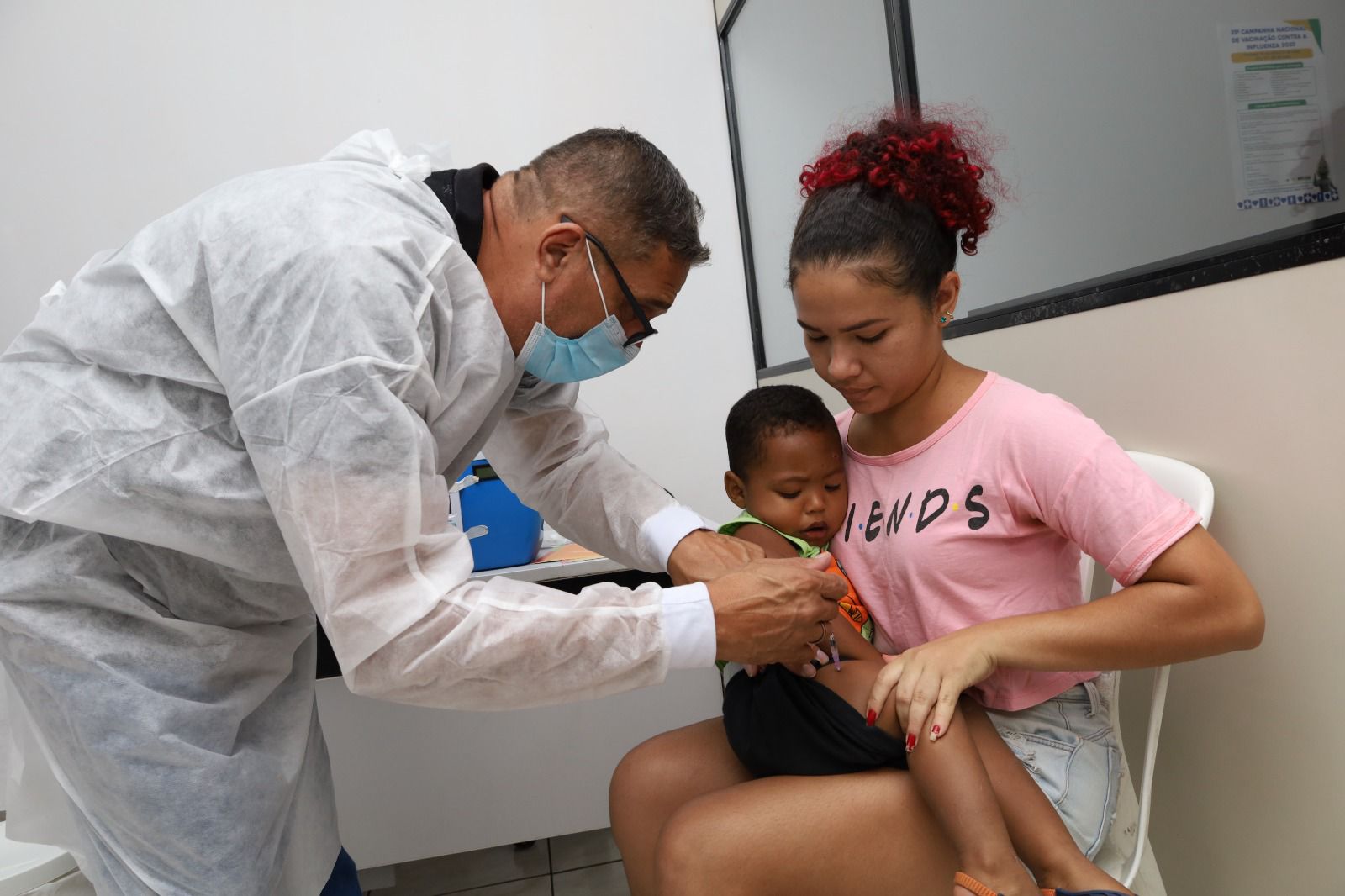 Saúde de Aparecida convoca grupos prioritários para as vacinações contra a covid-19 e influenza