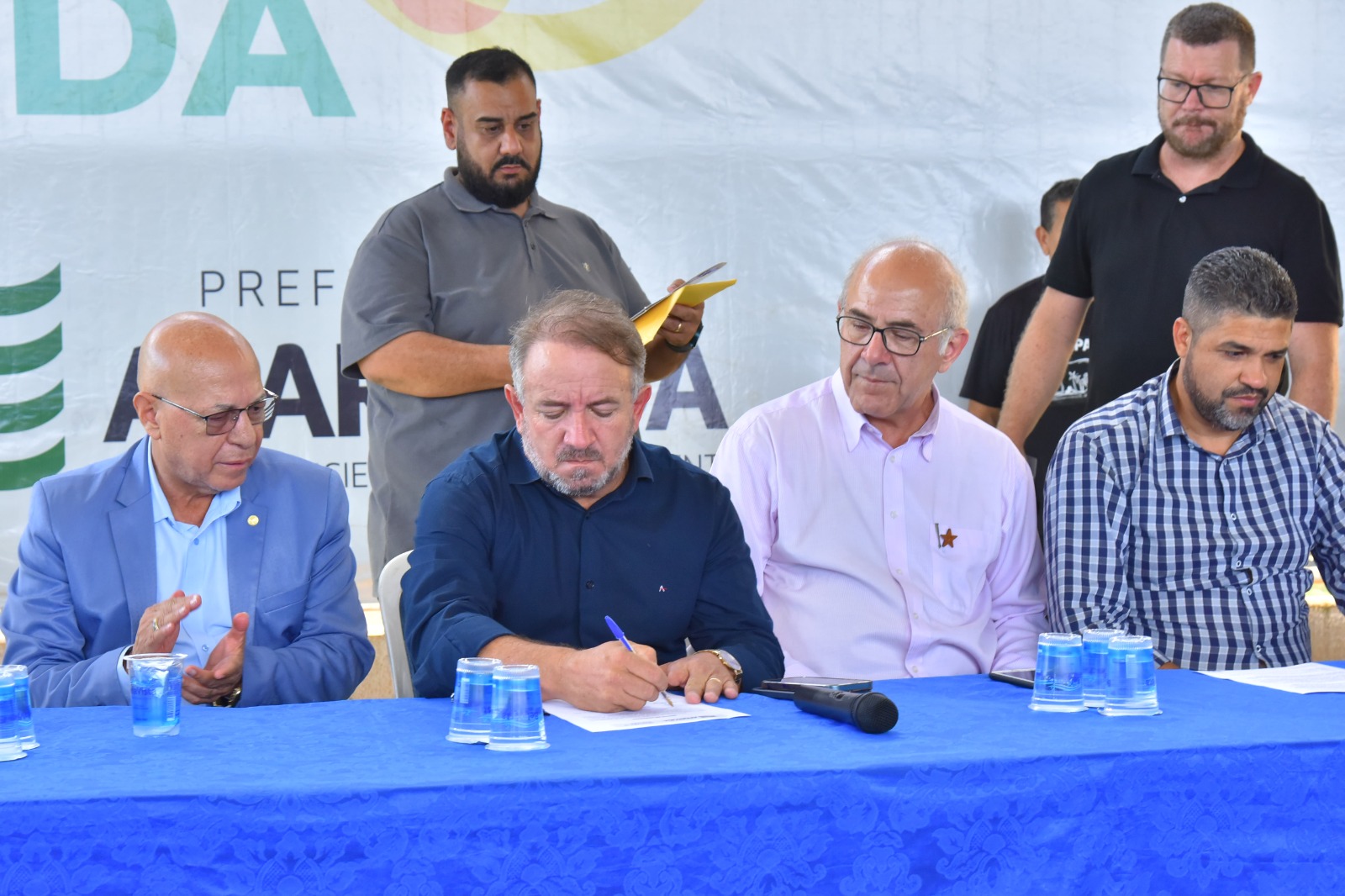 Prefeito Vilmar Mariano sanciona reajuste do piso salarial dos professores