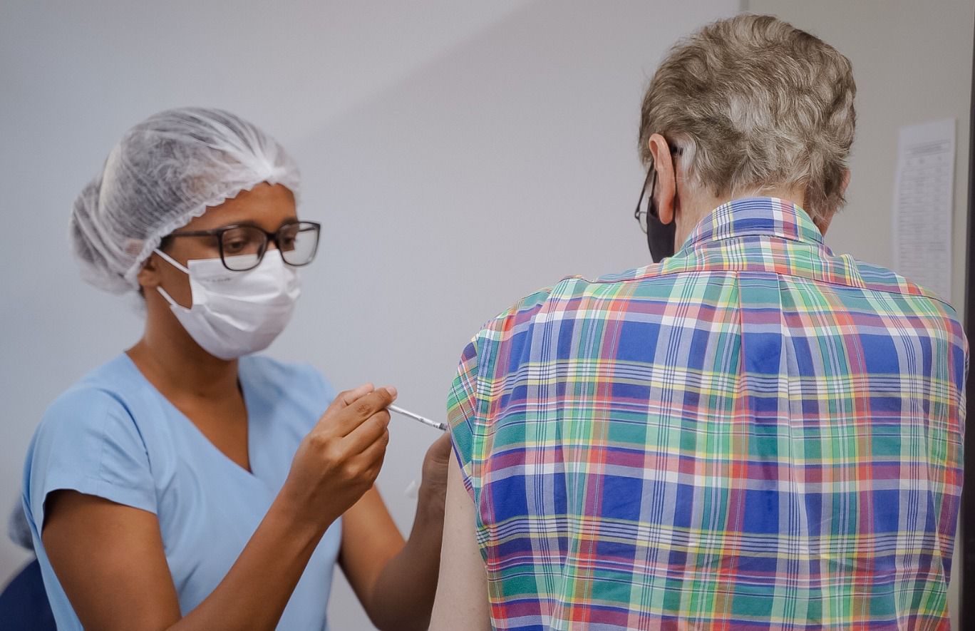  Saúde convoca população acima de 15 anos a se vacinar contra meningite