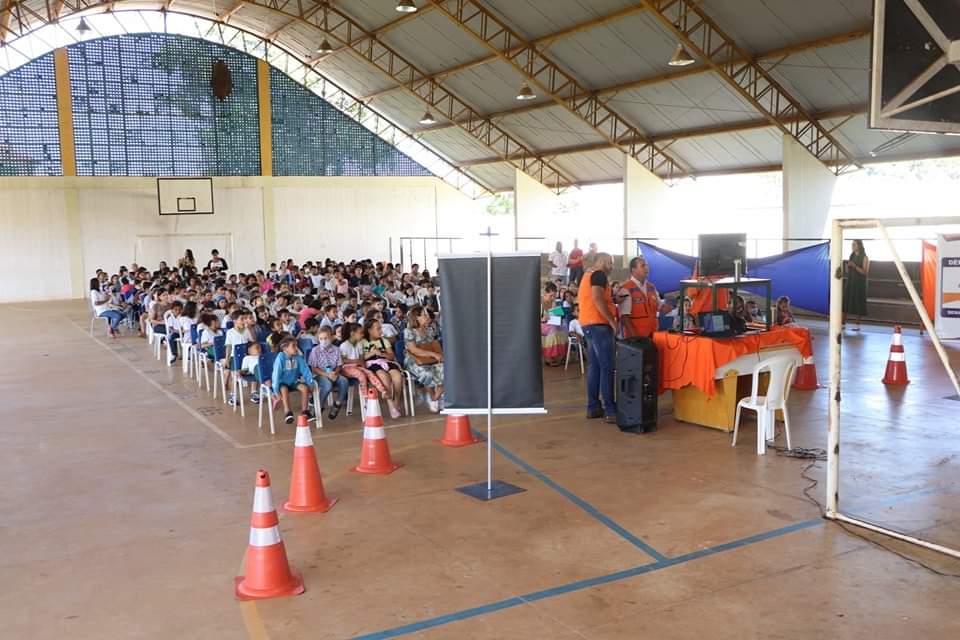 Defesa Civil promove orientação em escolas de Senador Canedo