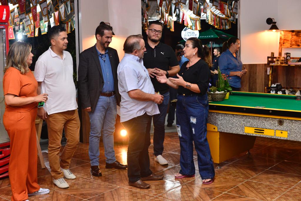 Vilmar Mariano prestigia bares participantes do Comida di Buteco 2023