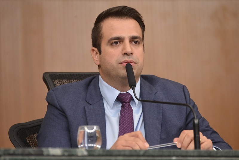 Projeto do deputado Gustavo Sebba que protege os animais de maus-tratos é aprovado