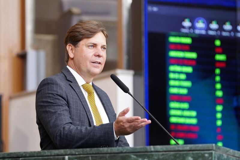 Bruno Peixoto anuncia implantação de posto de atendimento do Programa Mais Emprego na Alego