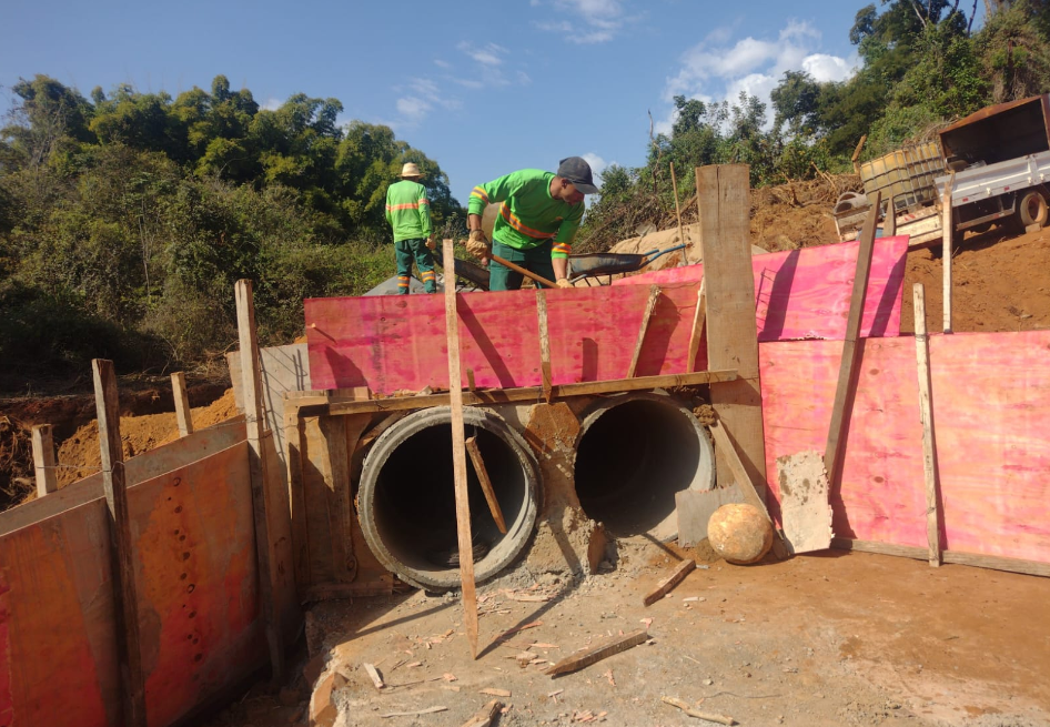 Prefeitura de Morrinhos transforma estradas rurais 