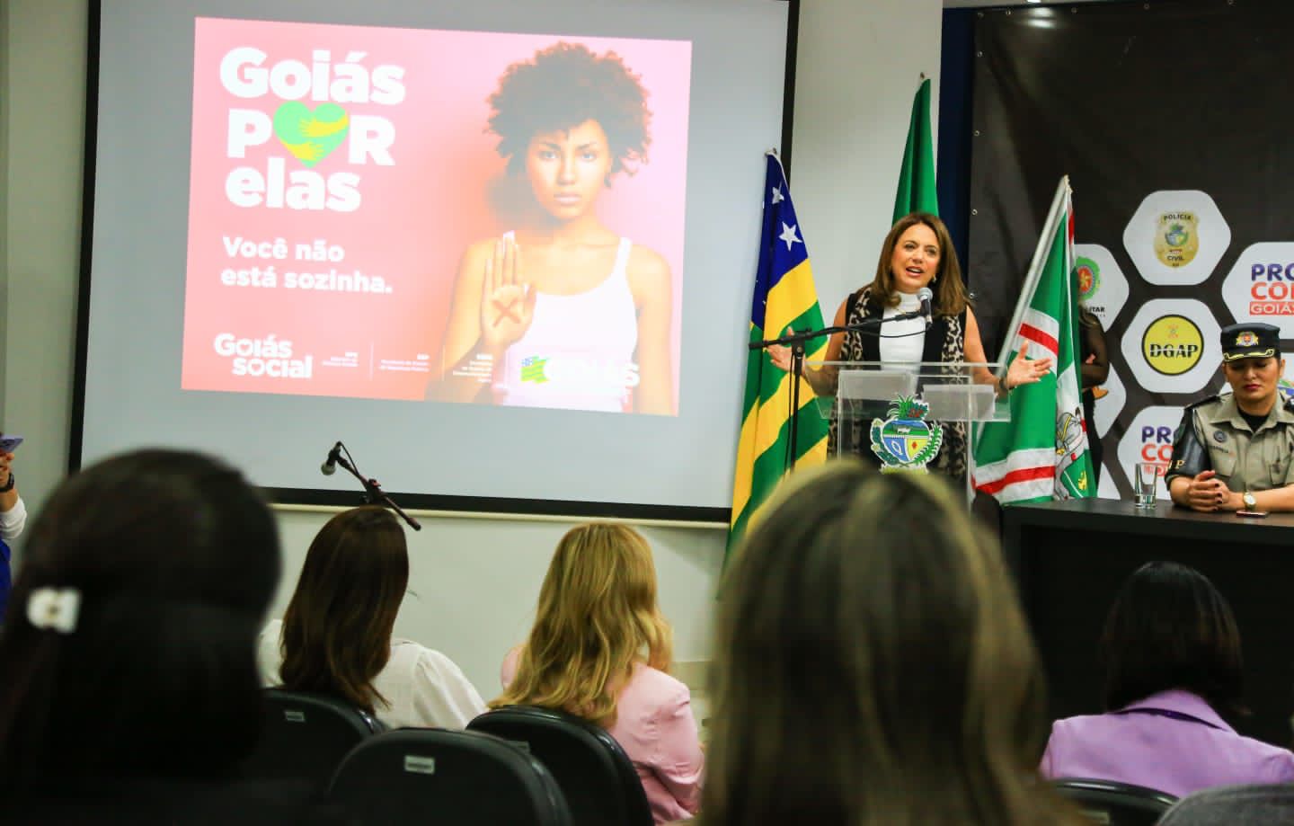 “Governo de Goiás trabalha todos os dias para enfrentar e acabar com a violência doméstica”, diz Gracinha Caiado no lançamento do Goiás por Elas