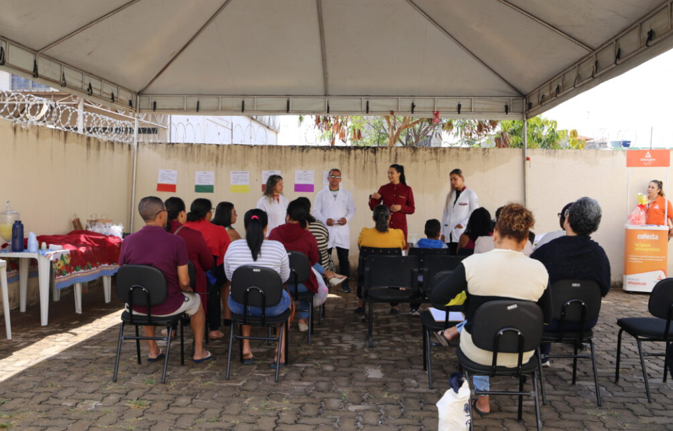 Centro de Hipertensão e Diabetes de Valparaíso debate nutrição e alimentação saudável