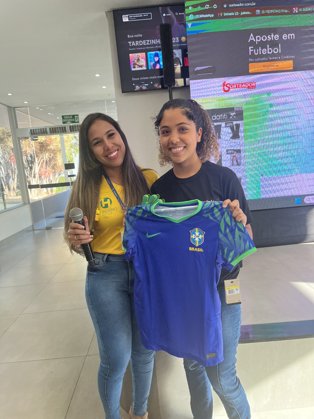 Empresas goianas alteram expediente  durante os jogos da seleção brasileira