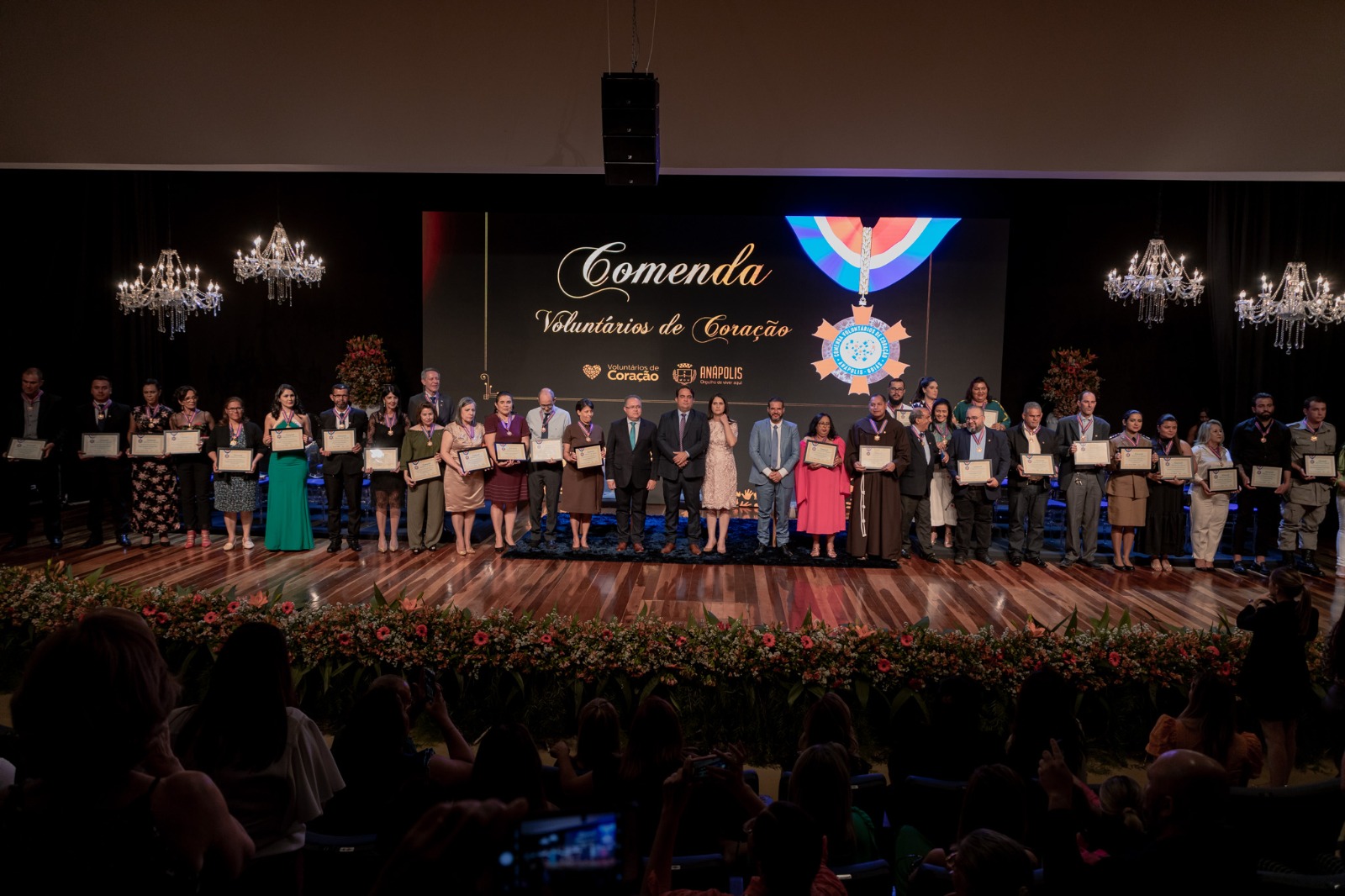 Comenda Voluntários de Coração é entregue em Anápolis