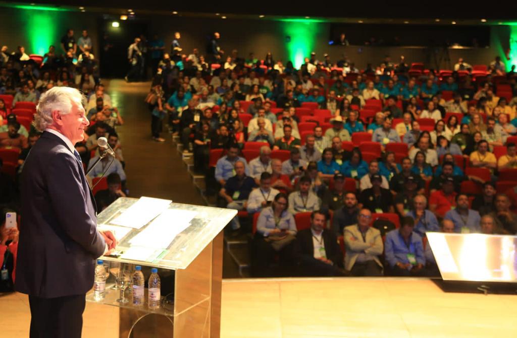 Caiado destaca ações do Governo de Goiás para melhorar cadeia produtiva do leite