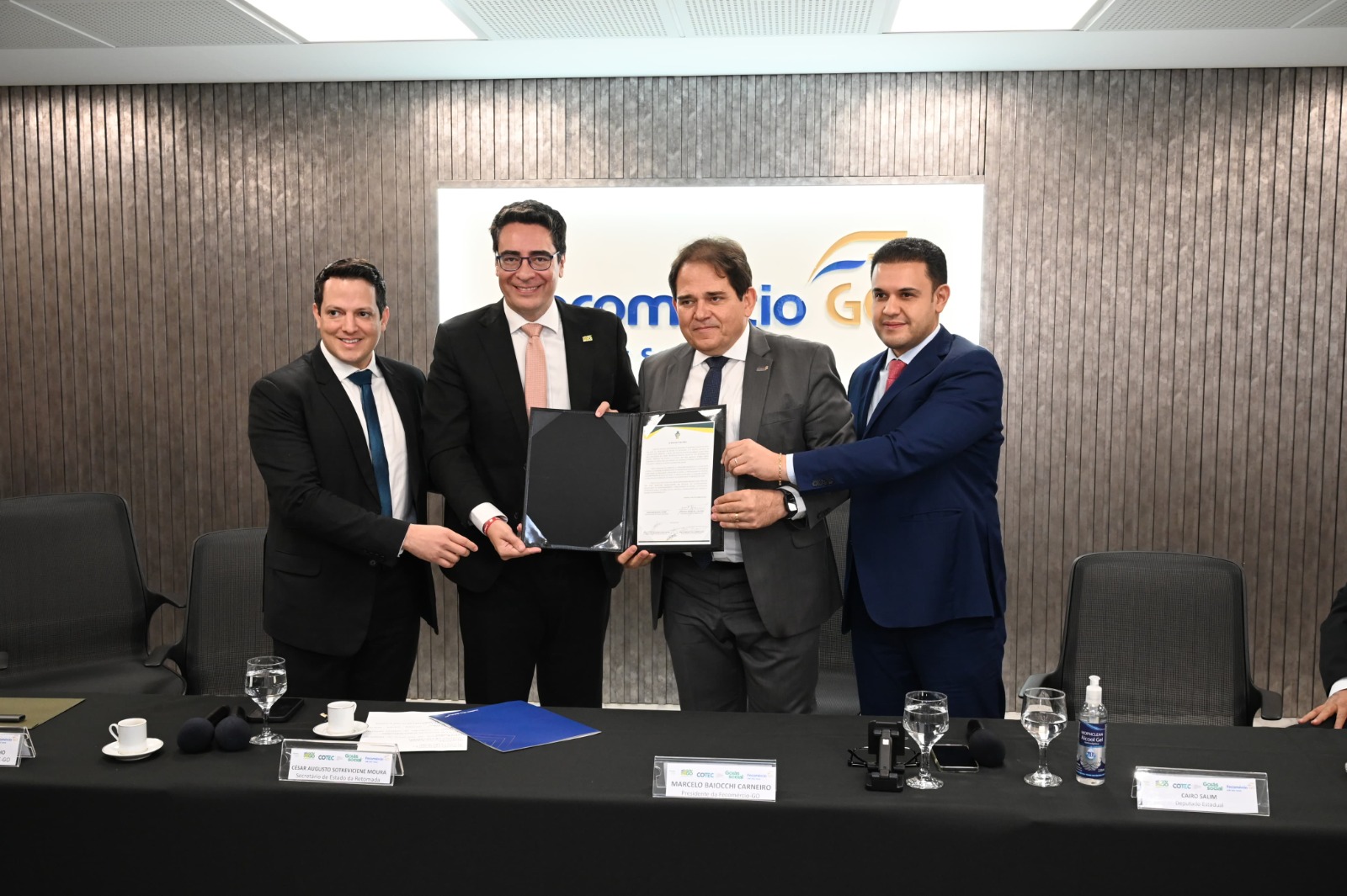 Lançado pelo Governo de Goiás, aplicativo Minha Vaga! amplia acesso ao emprego