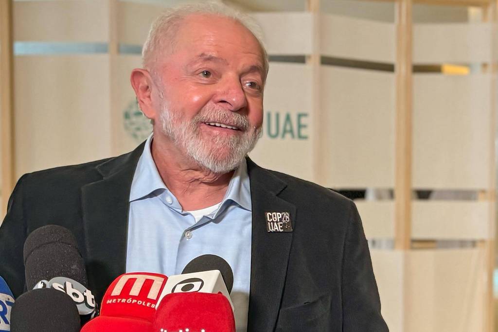 Presidente Lula comenta sobre anúncio de expansão da Petrobras para o Oriente Médio: "mente fértil"