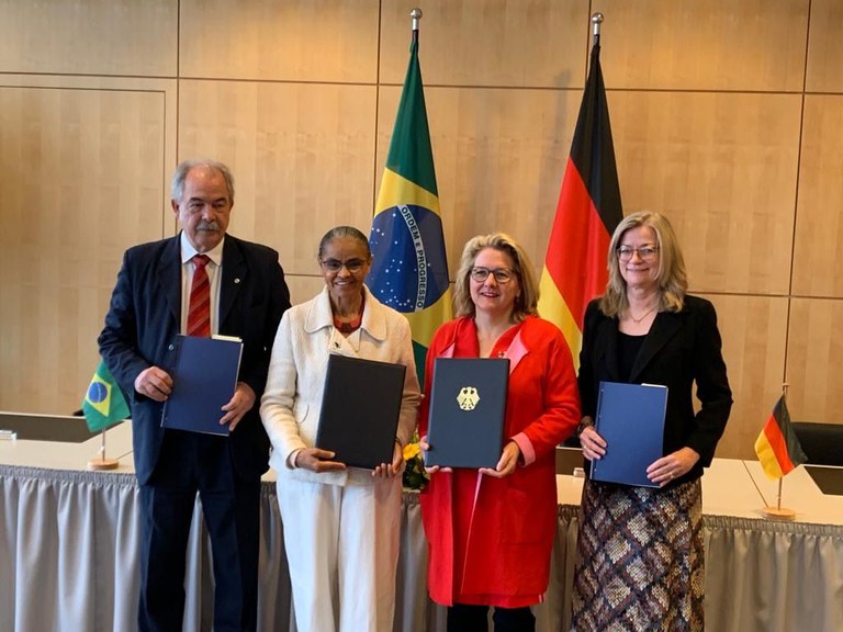 BNDES capta R$ 611,3 milhões para impulsionar mobilidade urbana e restauração ecológica