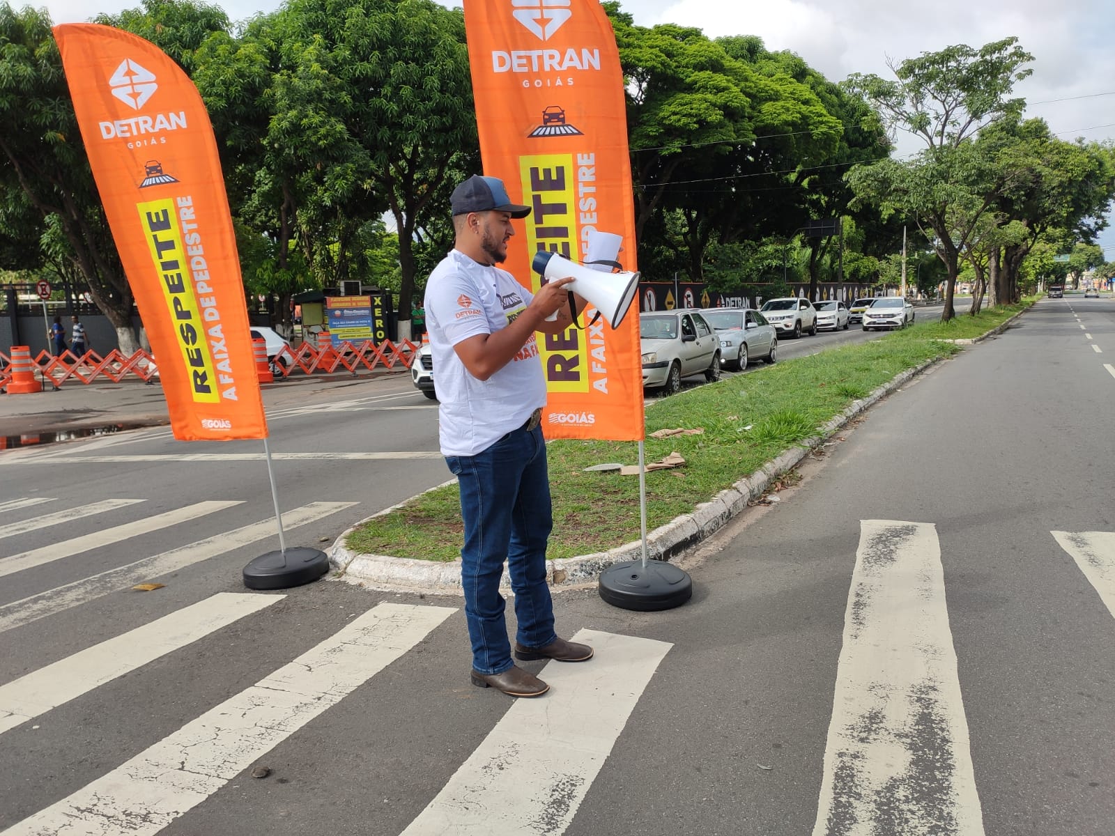 Detran faz força-tarefa em campanha sobre faixa de pedestre