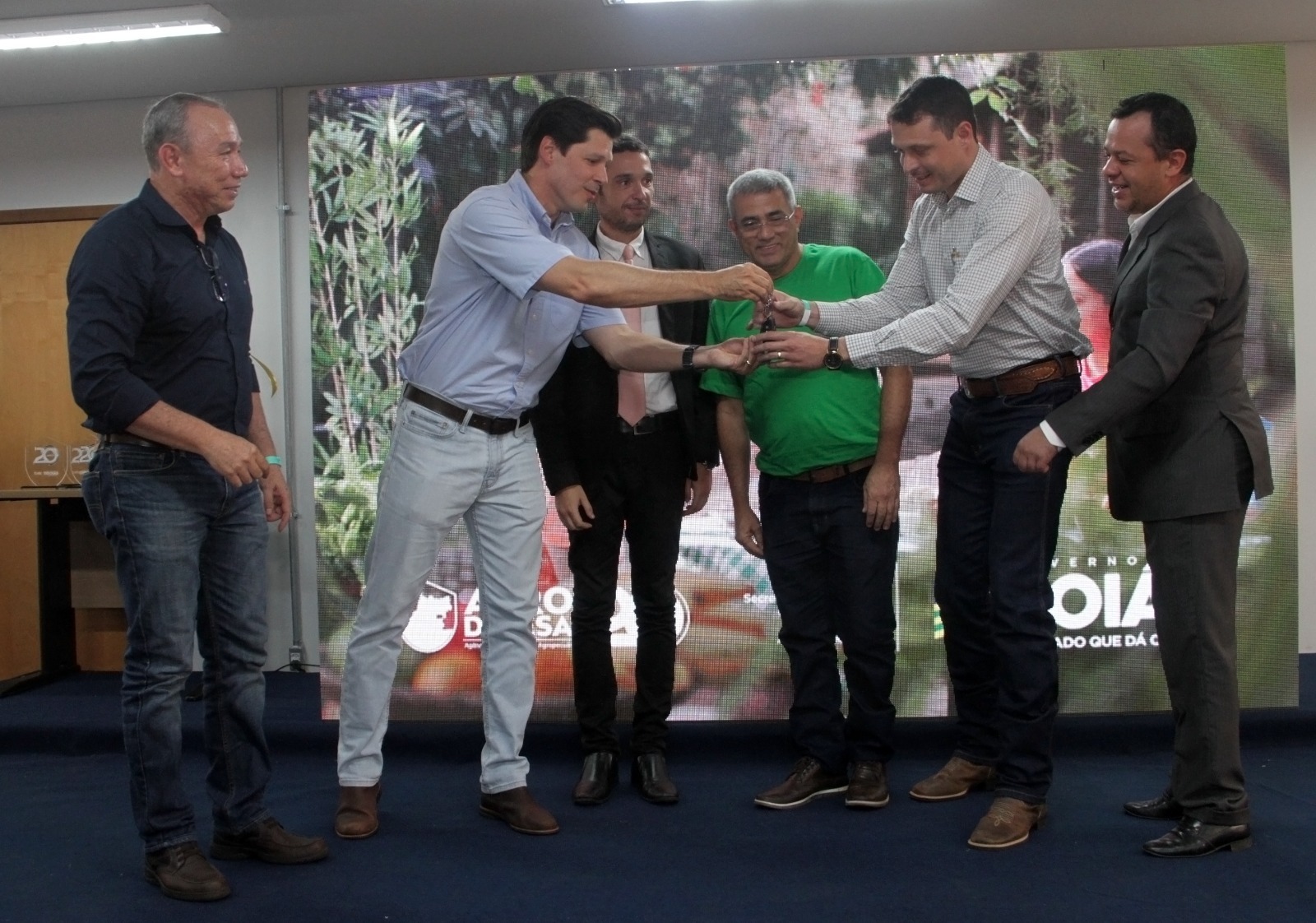 Governo de Goiás celebra 20 anos da Agrodefesa com entrega de benefícios