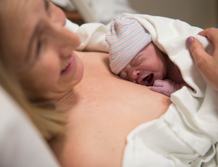 Conselho Federal de Enfermagem define normas para parto domiciliar