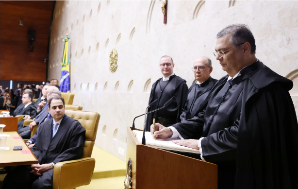Flávio Dino toma posse como ministro do Supremo Tribunal Federal