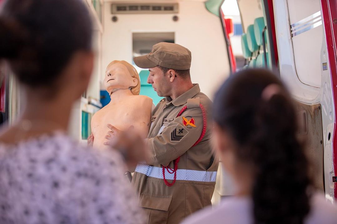 Novo Gama: Guarda Civil leva crianças ao Corpo de Bombeiros em visita educativa