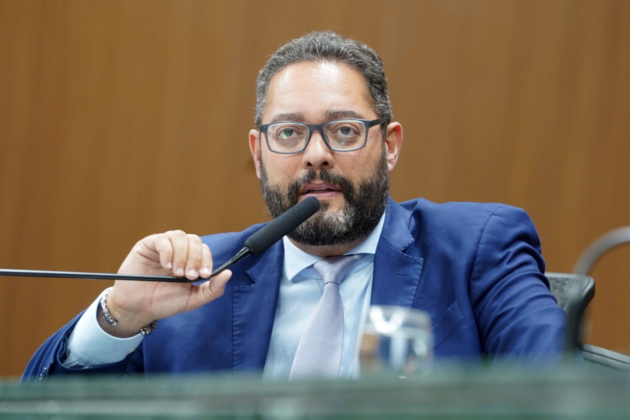 Virmondes Cruvinel propõe obrigação de escolas comunicarem casos de gravidez em menores de 14 anos