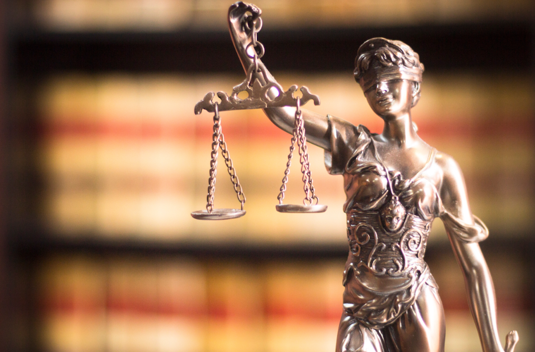 Aposentadoria não pode ser penhorada para pagar advogado que atuou no processo contra o INSS